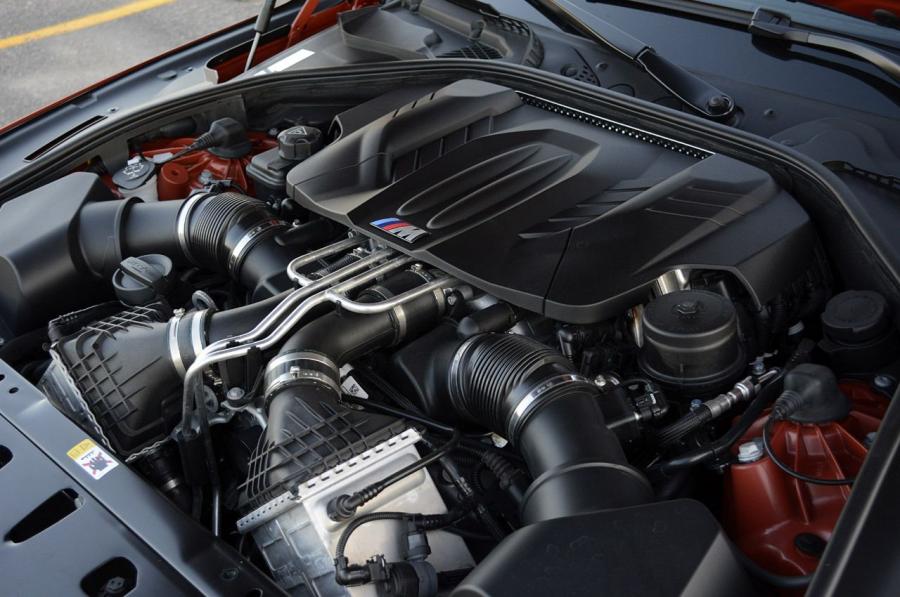  BMW M6 Gran Coupe 2014 года  (фото 12 из 111)